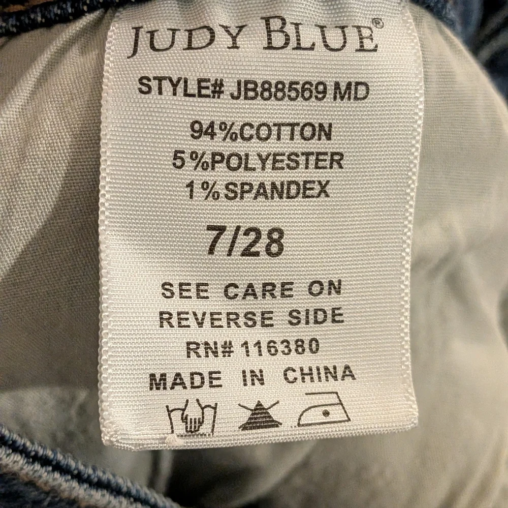 Judy Blue Jeans Women's 28 Boyfriend Fit Queen Of Hearts Stretch NWOT - Picture 11 of 16